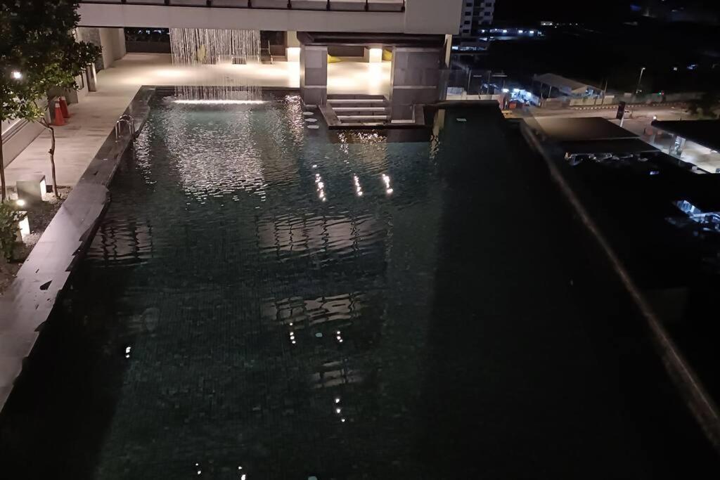 קואלה לומפור Cozy Flexus Signature 4 Guests Pool Nflix Hbo מראה חיצוני תמונה